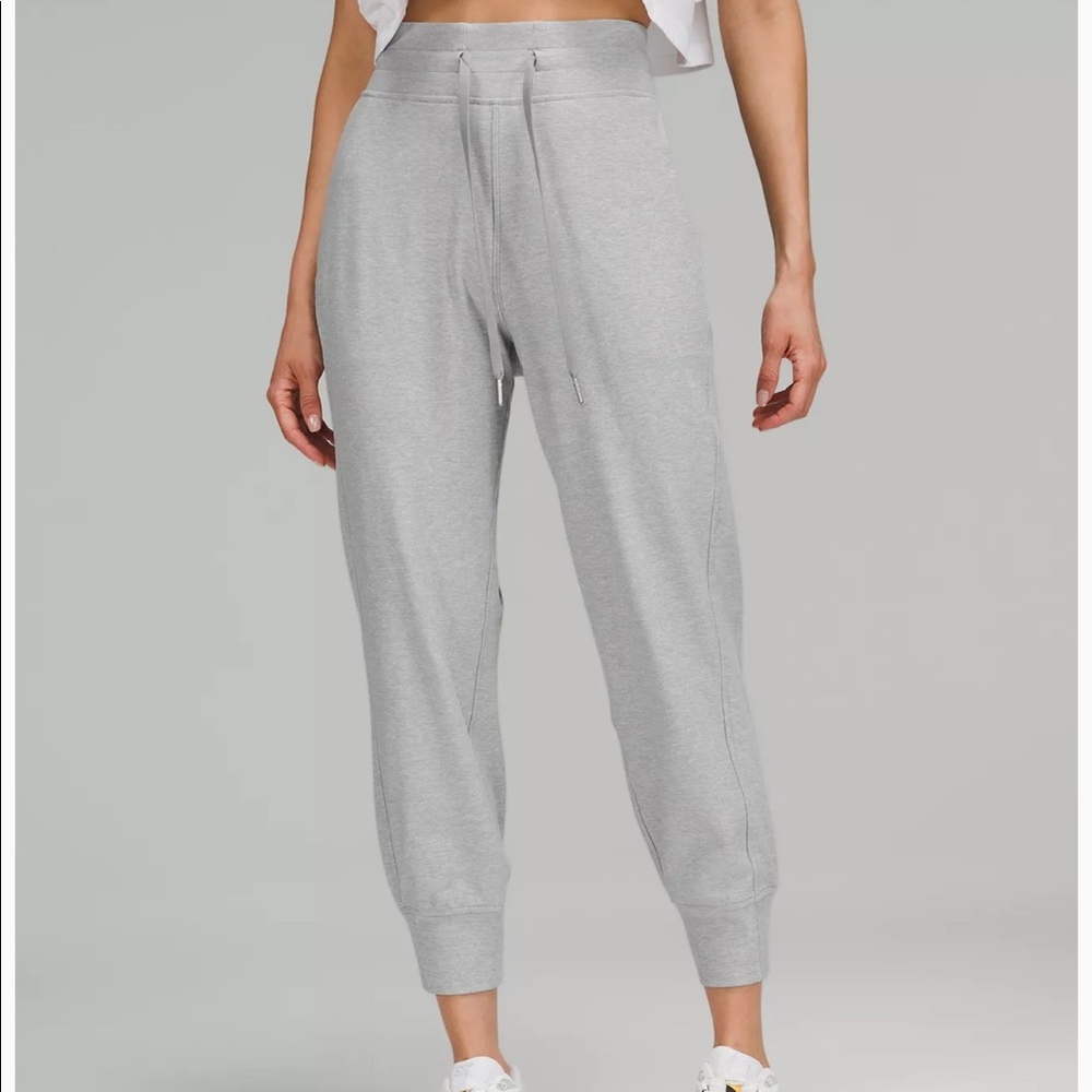 Lululemon Women’s Ready to Rulu high-rise cropped jogger